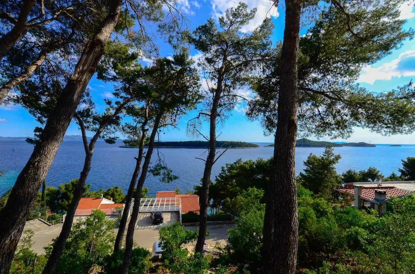 Retreat Lodge F - Image 1