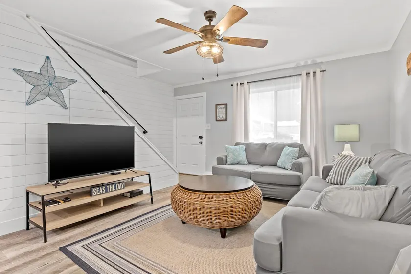 Newly Renovated 💎 By the Beach 🏖 - Image 1