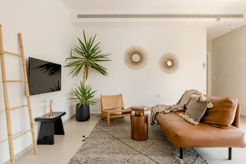 Boho Chic | High End 1BR Apt. 5Min to Rothschild - Image 1