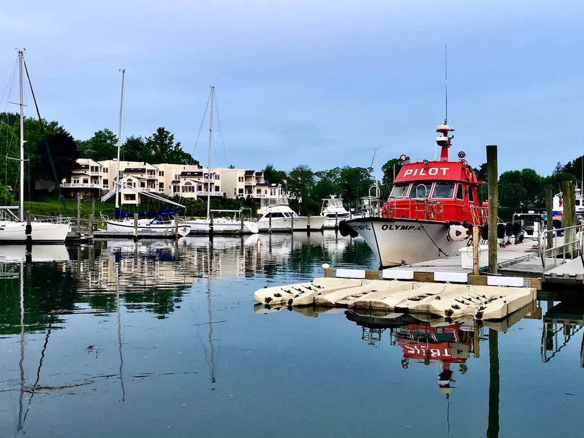 Waterfront. Historic House on the river with dock. - Image 1