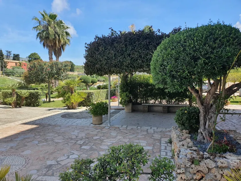 House surrounded by greenery and Mediterranean scents!! - Image 1