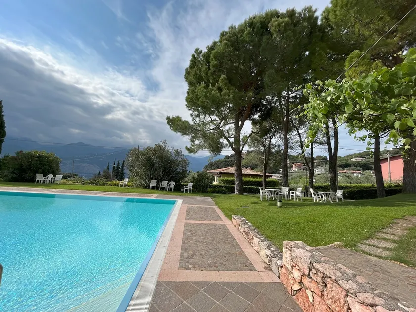 Lake and pool view: Claudia Malcesine - Image 1
