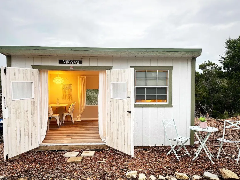 Nirvana Glamping Cabin: Yoga/Hike/Swim @13 Acres - Image 1