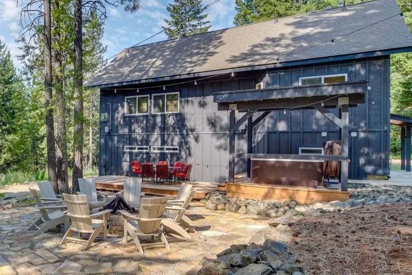 FUNcadia Mtn View Home w/ hot tub, 2 king rooms - Image 1