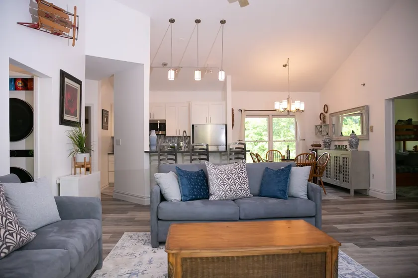 Updated 3 Bdrm/2 Bath riverfront Deer Park condo - Image 1