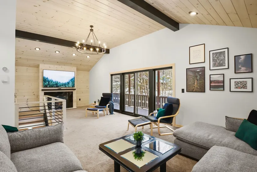 Modern Cottage between Stratton and Mount Snow VT - Image 1