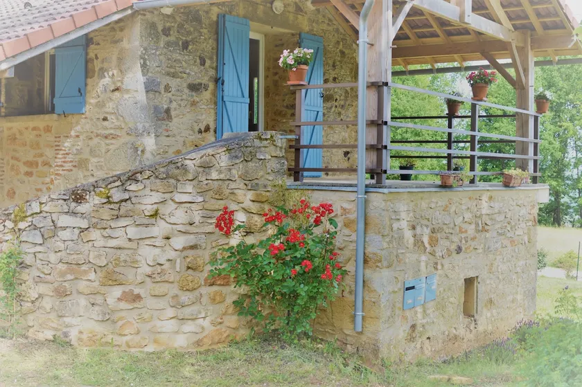 Charming stone house with view over the hills - Image 1