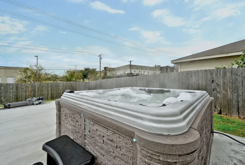 Hot Tub, Backyard Patio, BBQ, Fire Pit - Image 1