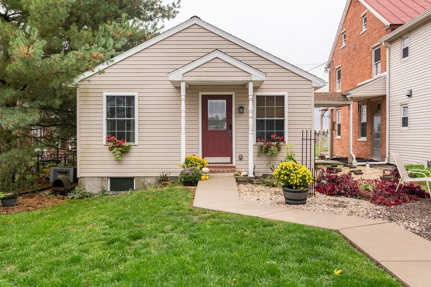 Ebenezer Cottage - Entire Guesthouse - Image 1