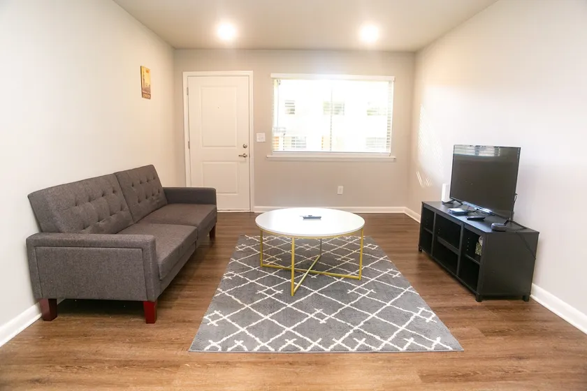 Noir West Midtown°Parking°Office°Kitchen° Smart TV - Image 1