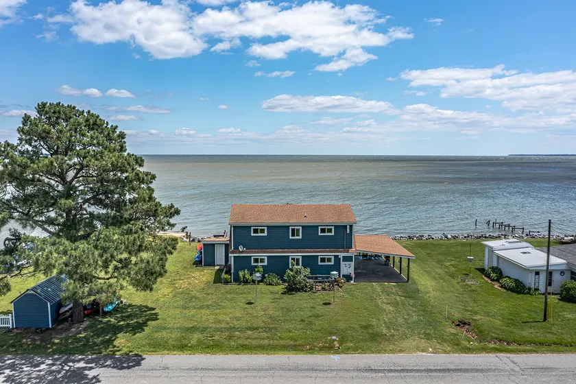 Magnificent Waterfront Chesapeake Bay Retreat - Image 1