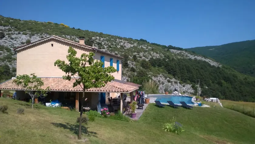 Beautiful Villa with pool, quiet and unobstructed view - Image 1