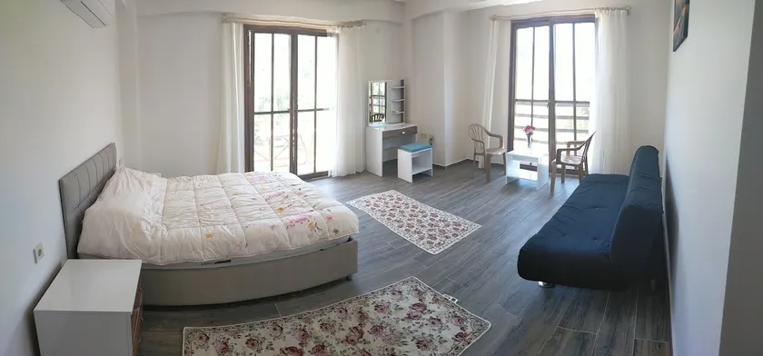 Villa Timur. - Image 1