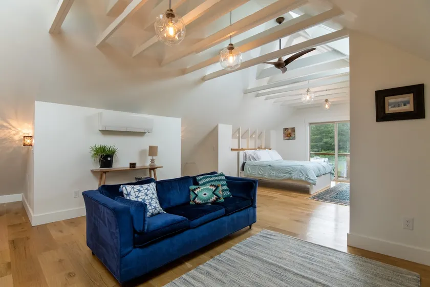 Modern Rustic 1 Bedroom Studio Apartment - Image 1