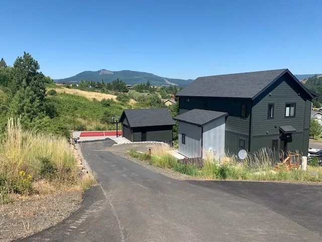 Columbia Gorge Recess - Image 1