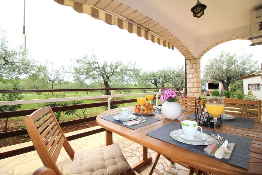 Fully equipped nice flat with barbeque, terrace & garden | Garden view | Pets are welcome - Image 1