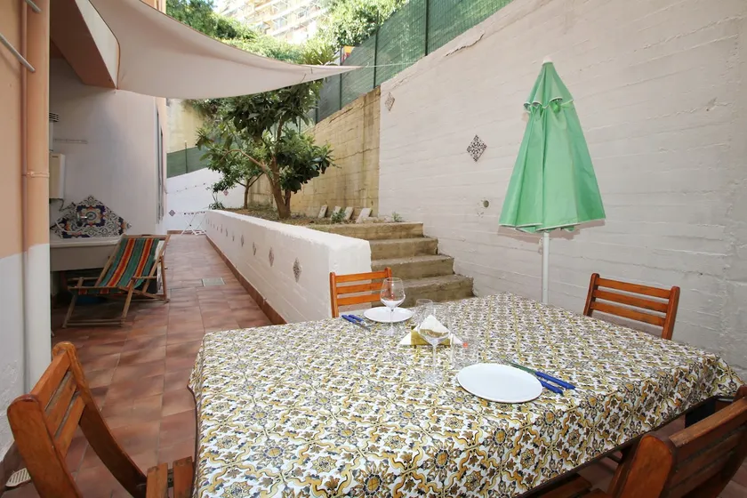Appartament with private garden - Image 1