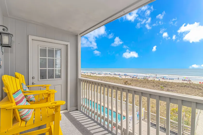 E2 - 2nd Floor Oceanfront with King Bed Suite - Image 1