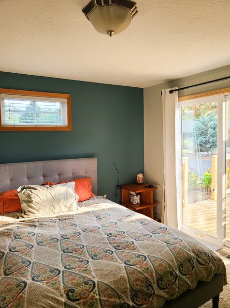 *Private Entrance & Deck* 10 min to Downtown Bend! - Image 1