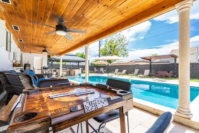 Miami Palm House with Heated Pool &  BBQ/BAR - Image 1
