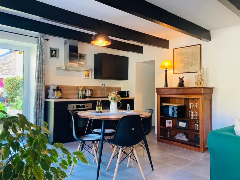 Charming little renovated house - Image 1