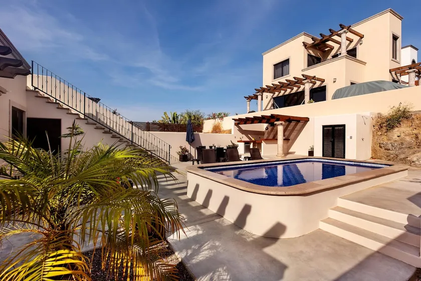 2-Bedroom/2.5 Bath/Salt Water Pool/Outdoor kitchen - Image 1