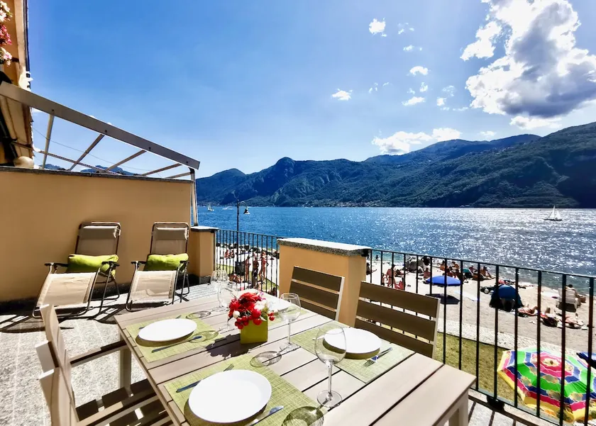 GROUP: Lake View COMO Beachfront AC Pool - Image 1