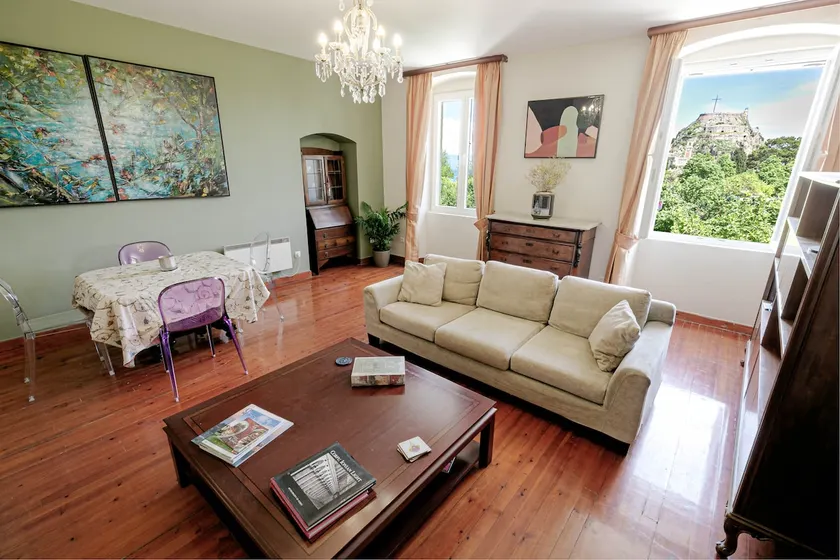 Liston Boutique Residence - Image 1