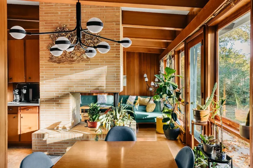 Mid Century Modern Escape _3 miles to downtown GVL - Image 1