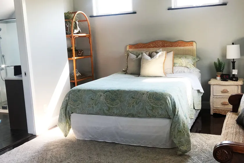 Modern First Story Apt Open Floor Plan - Image 1