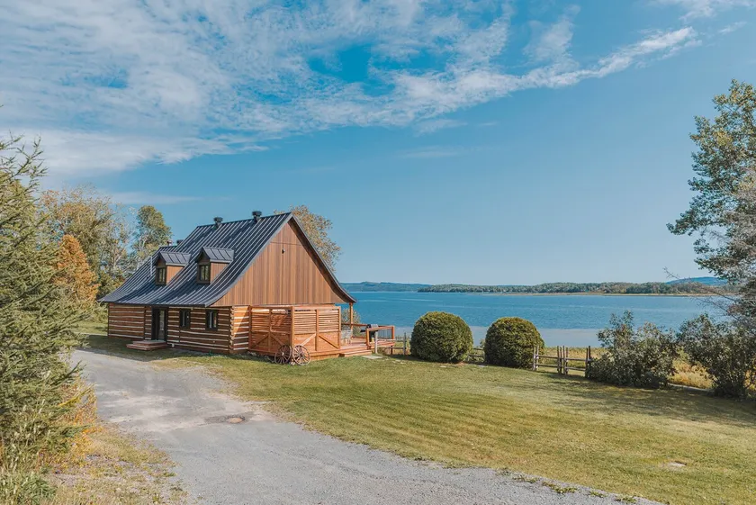 The Chalet at the end of Lac Matapédia - Image 1
