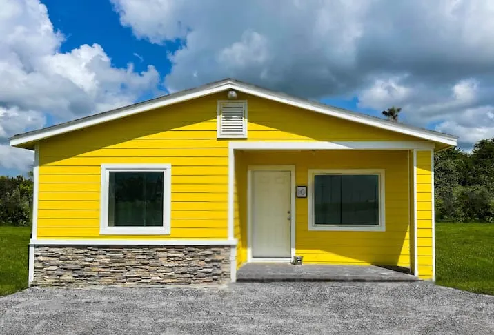 Remodeled 2BR Cottage+Kitchen+Free WiFi Parking - Image 1