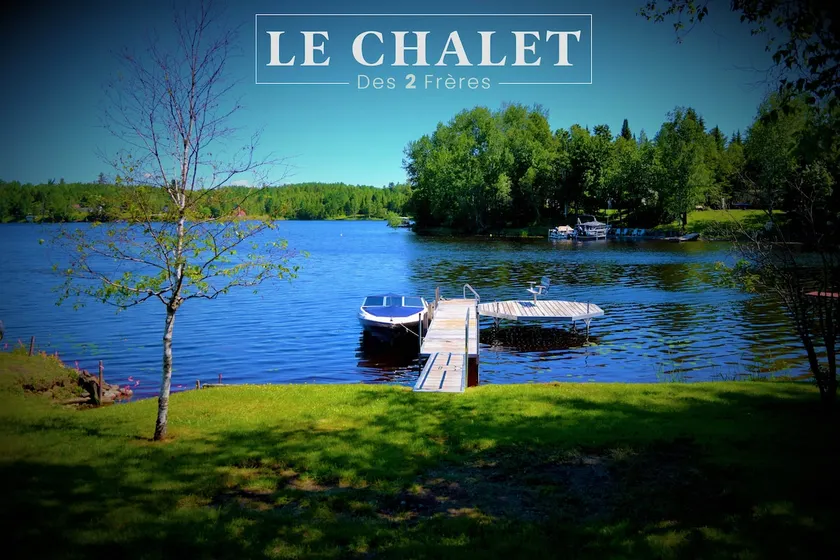 The Chalet des 2 frères on Lake Aylmer - Image 1