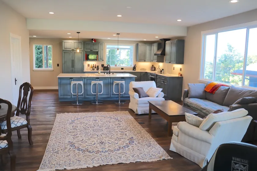 Light-filled, very quiet & newly remodeled house in Madison Valley - Image 1