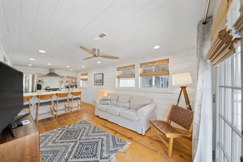 Pierside Cottage A - minutes to Kure Beach public - Image 1