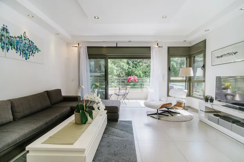 Private parking ! Central Cozy and Modern - Image 1