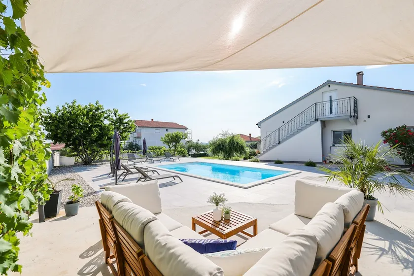 Villa Coleum - with pool and hot tub - Image 1