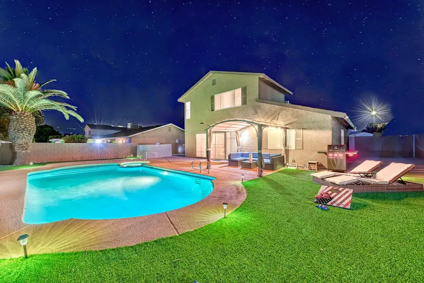 ☀ Luxury Family Vacation! Mini Golf - Heated Pool and Spa - RV Parking - Image 1