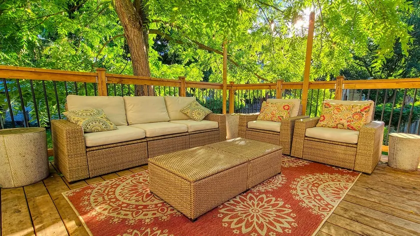 Beautiful 3 bedroom century home steps from uptown - Image 1