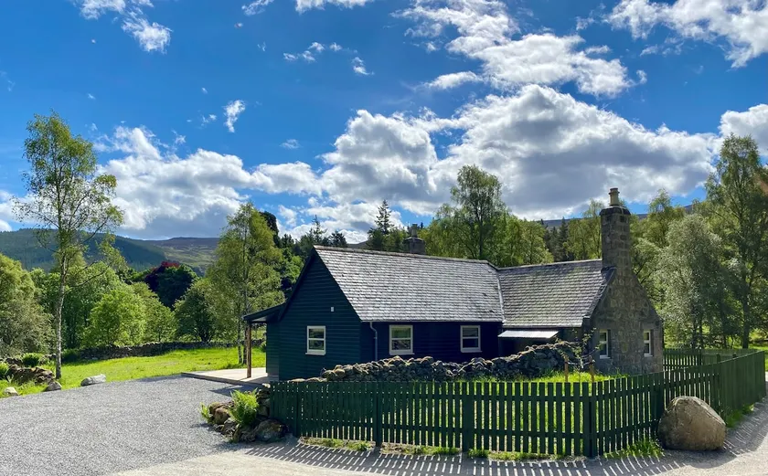 Littleton Cottage - Image 1