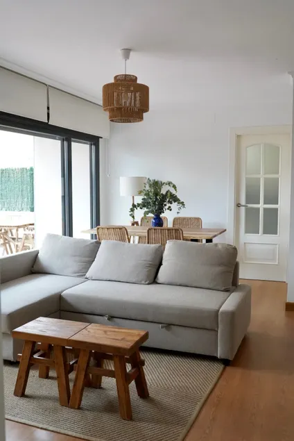 Apt with PRIVATE Garden & Compe Pool - Image 1