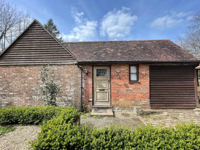 Rookery Nook - Characterful one bedroom annexe - Image 1