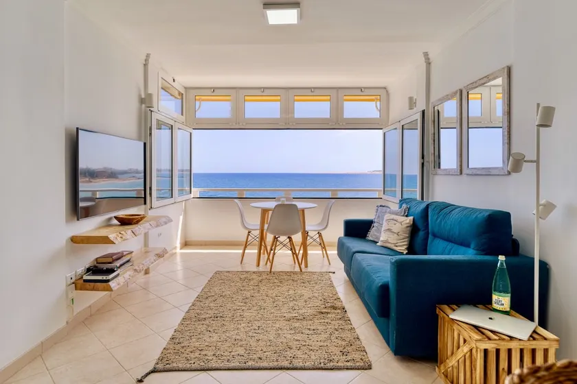 ★ Seaside Studio w/ Sunset Views + Fast Wifi ★ - Image 1
