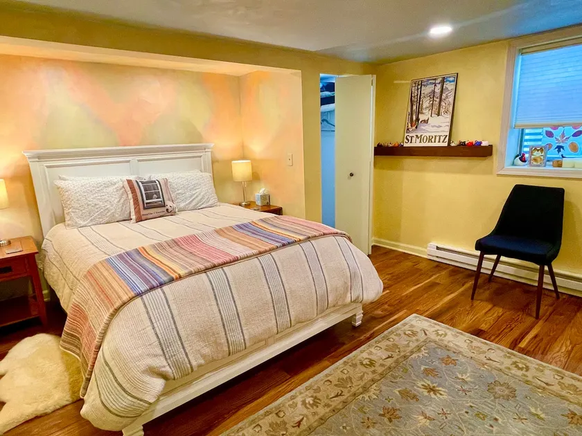 Super Host Cozy Cottage, A Sparkling 5 Star Gem! - Image 1