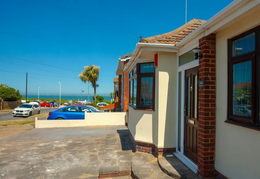 Botany Bay Holiday House Family friendly 50M from the beach - Image 1