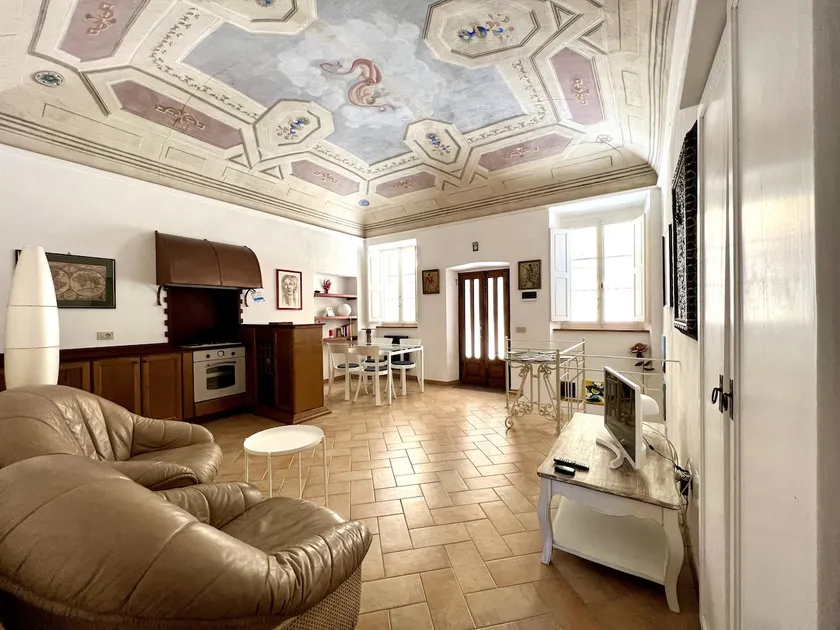 Dream house, 80 m2, historic fresco - Image 1