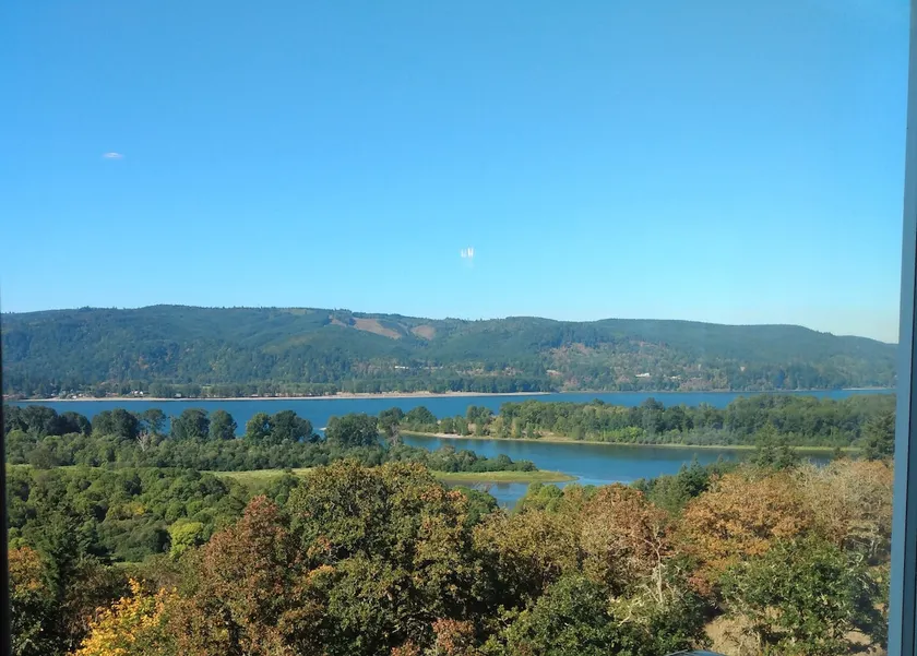 Perched on the Edge! Stunning bluff w/ river views - Image 1