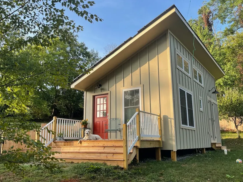 Sun Cottage in Downtown Charlottesville - Image 1