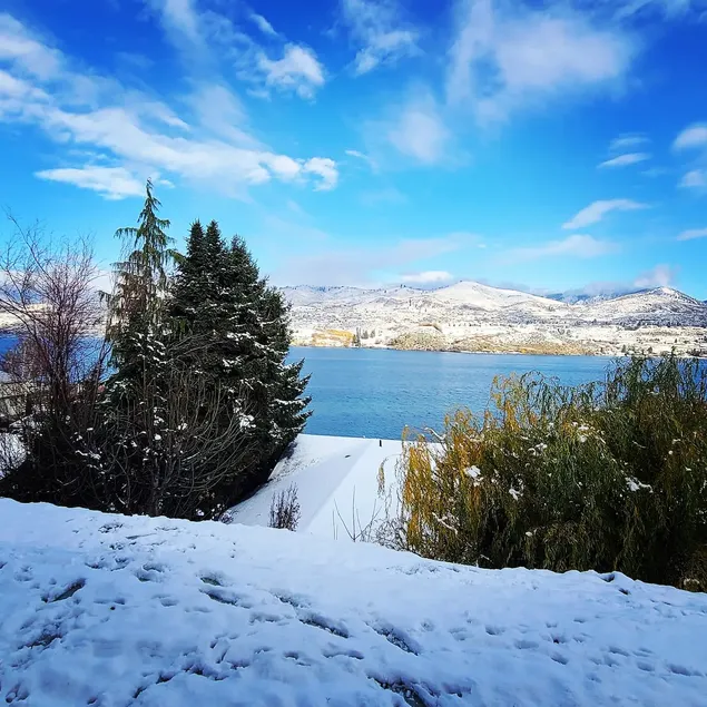 Lovely 1 Bdrm Condo with Lake Views & Boat Parking - Image 1