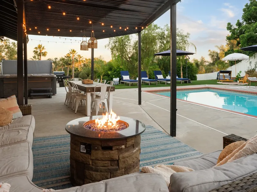 Family Fun Oasis Pool Spa and Game Room - Image 1